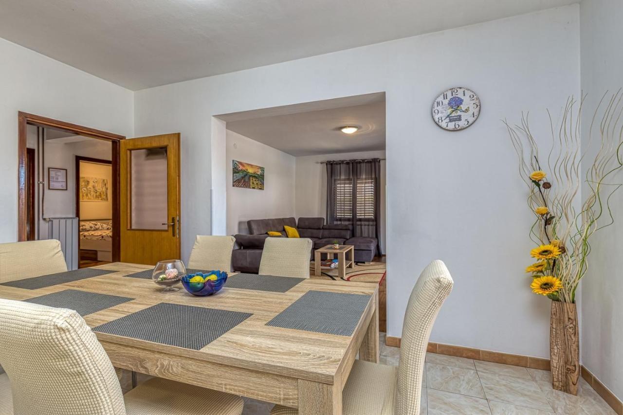 Emanuela With Private Pool Apartment Loborika Exterior photo