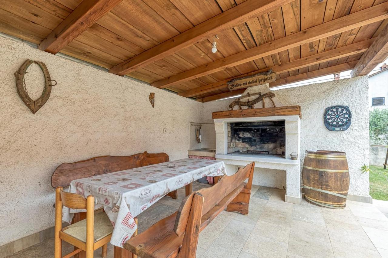 Emanuela With Private Pool Apartment Loborika Exterior photo