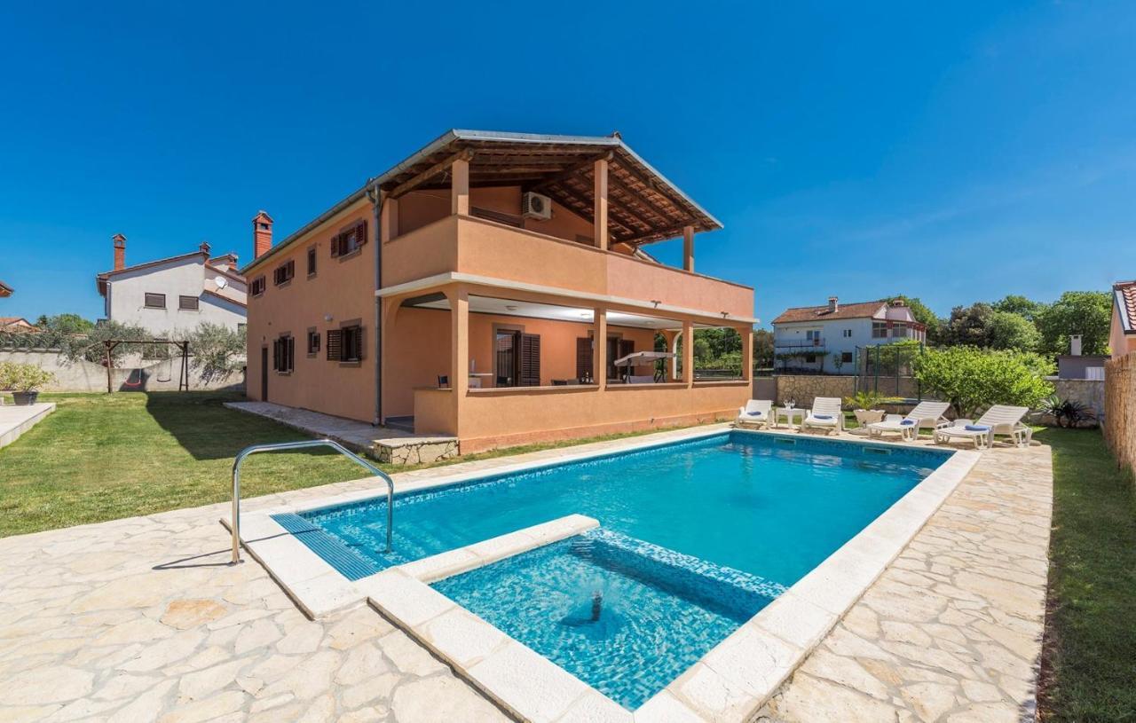 Emanuela With Private Pool Apartment Loborika Exterior photo